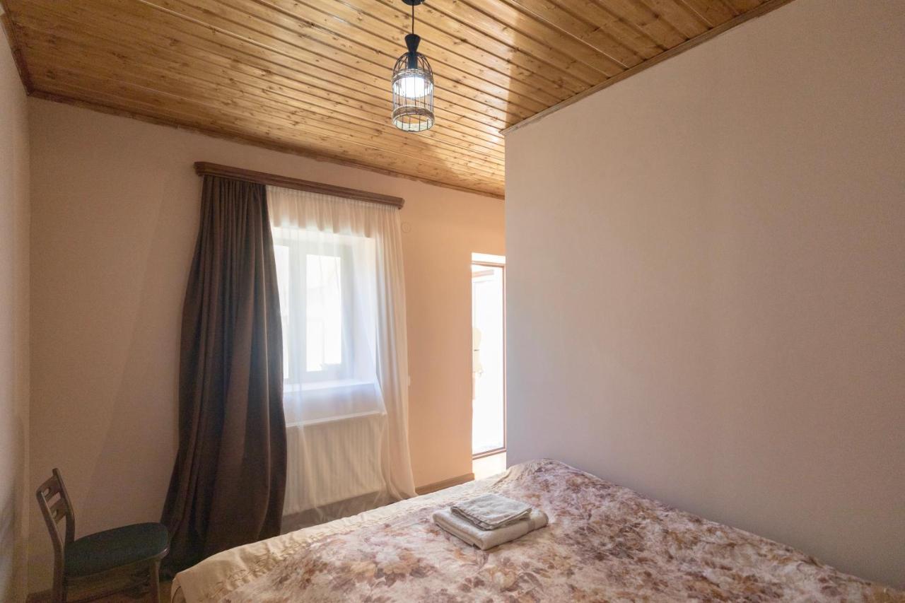 Guesthouse And Cottage Nicolo Степанцмінда Екстер'єр фото
